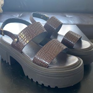 Platform sandals